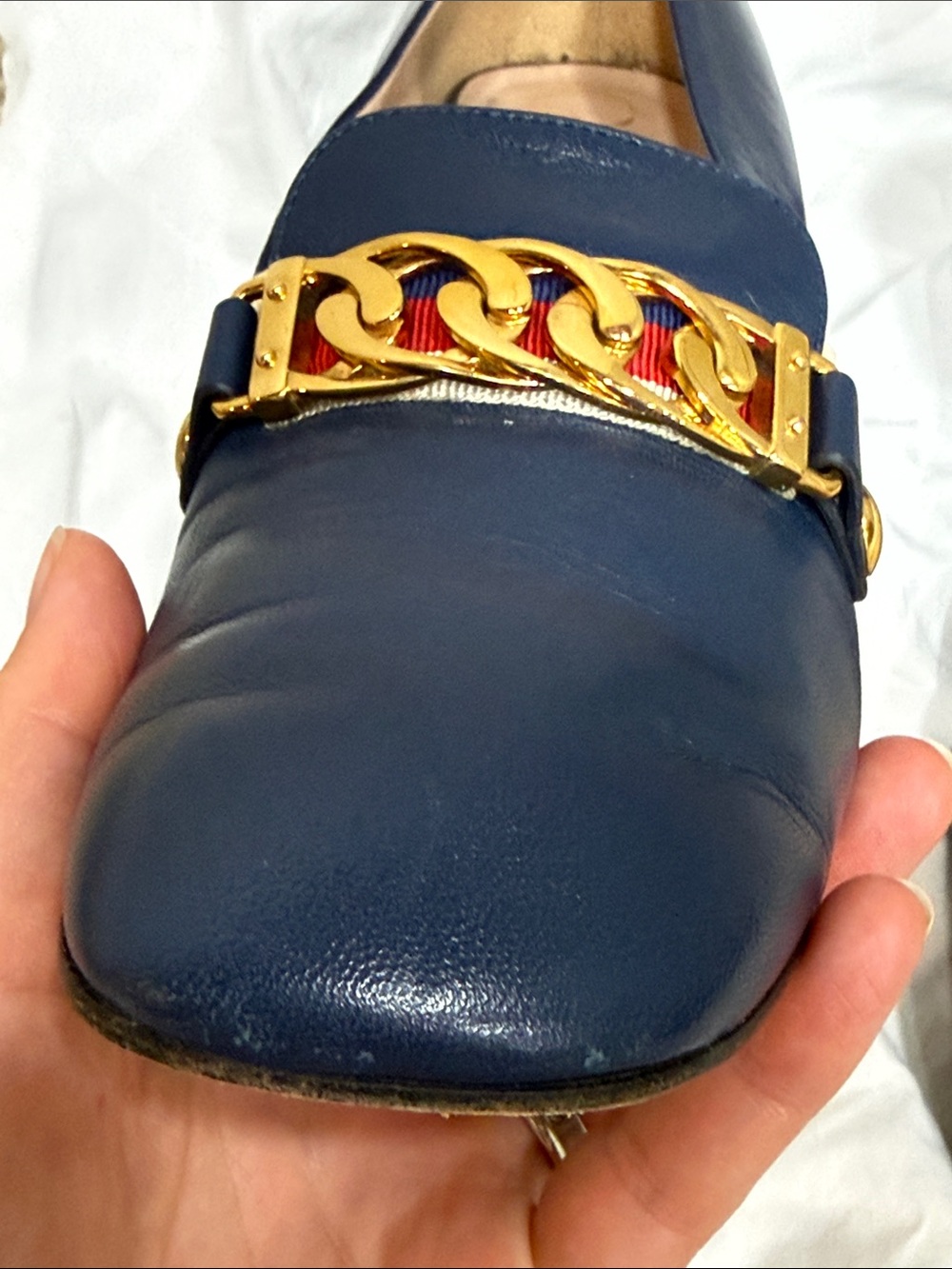 Gucci Navy Leather Loafers with Gold Chain and Red Detail - Picture 7 of 13